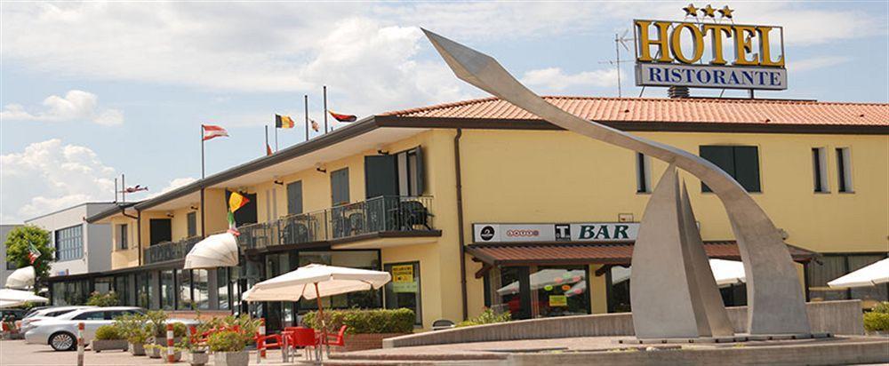 Hotel Gran Delta Di Alba-Invest Srl Rosolina Exterior foto