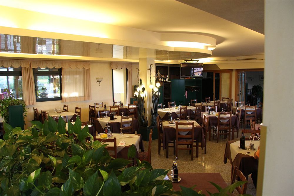 Hotel Gran Delta Di Alba-Invest Srl Rosolina Exterior foto
